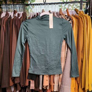 NWT The Workshop Mockneck Long Sleeve